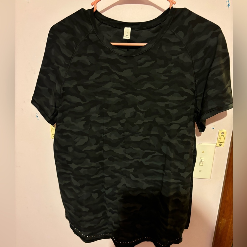 Lululemon black Camo shirt